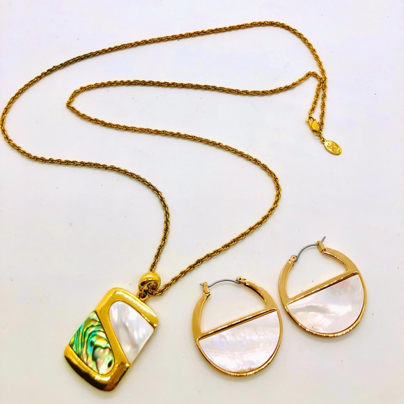 Vintage Abalone Pendant & Mother of Pearl Earrings - Picture 11 of 14